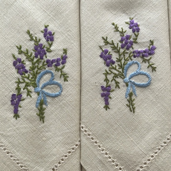 Vintage Irish Linen 4 Napkins in Box - Picture 2 of 4